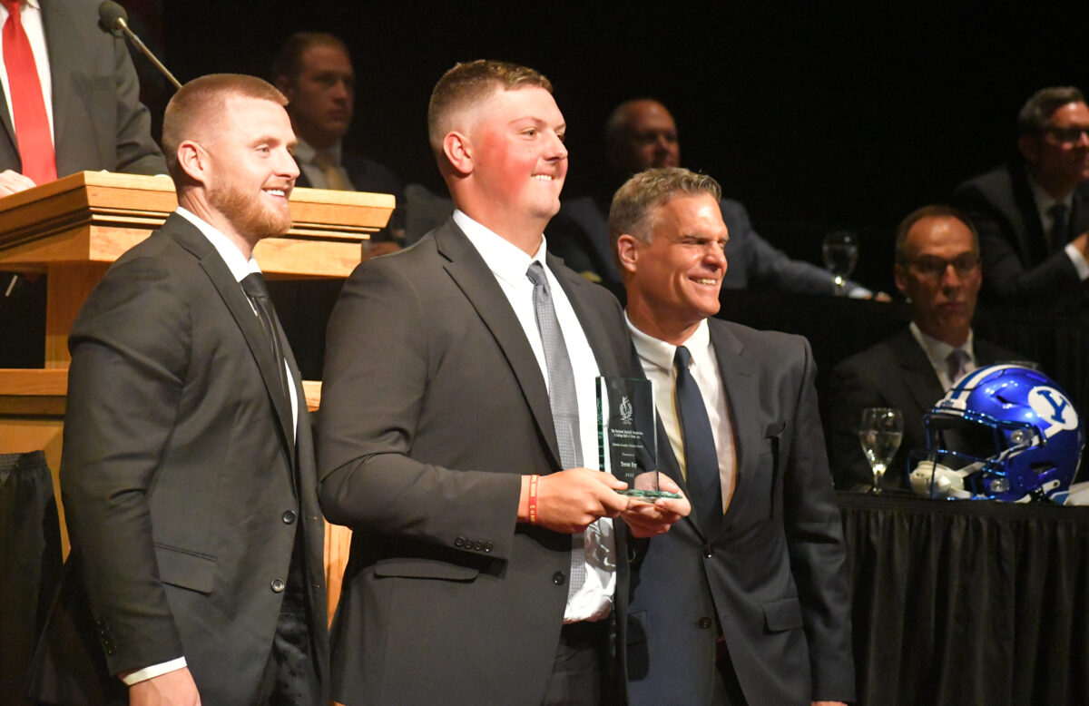 Four Utah Valley prep football players honored as scholarleader